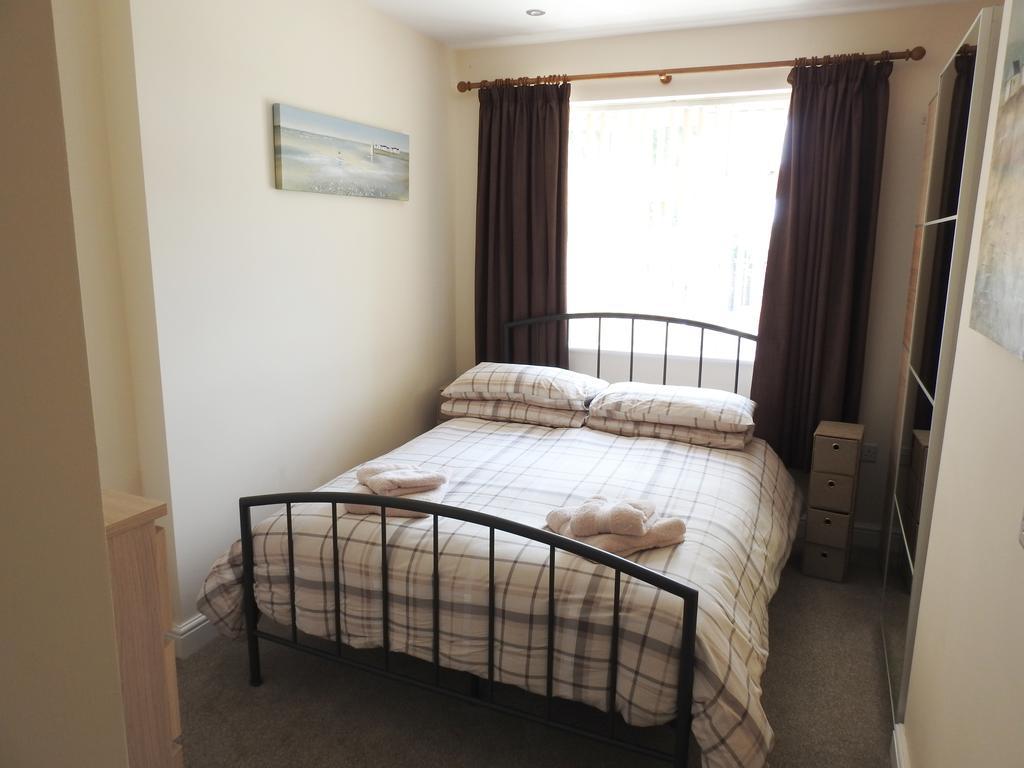 Cherish End Guest House Дънстейбъл Екстериор снимка