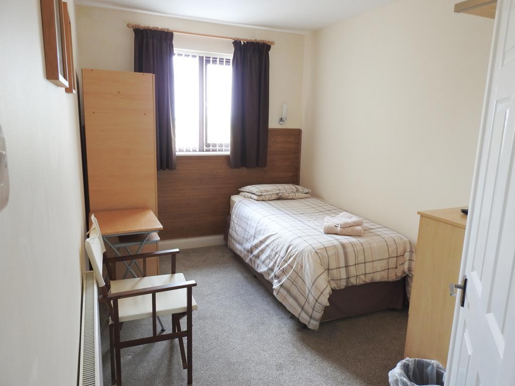 Cherish End Guest House Дънстейбъл Екстериор снимка