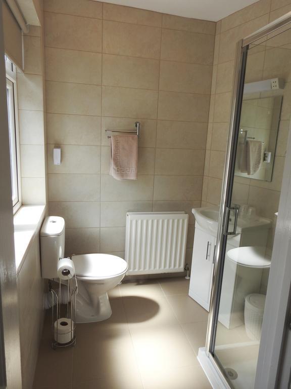 Cherish End Guest House Дънстейбъл Екстериор снимка
