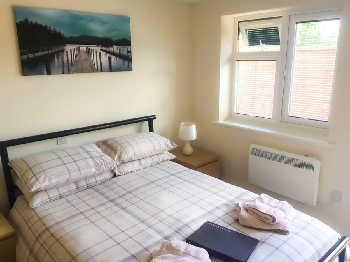 Cherish End Guest House Дънстейбъл Екстериор снимка